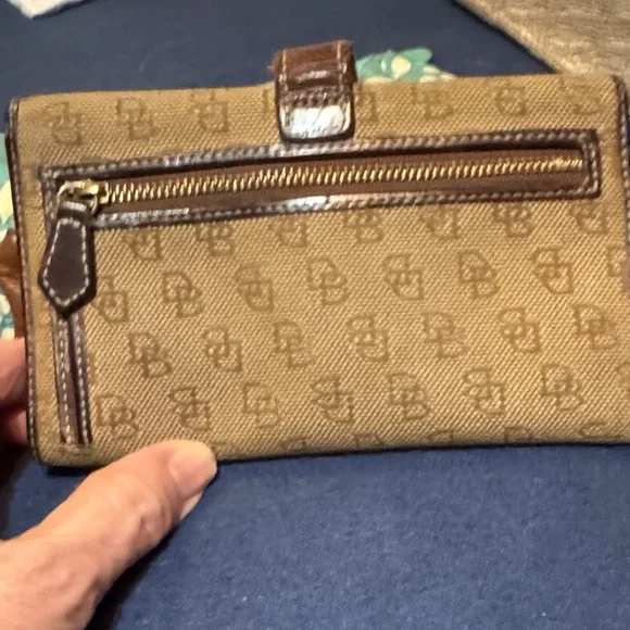 Dooney & Bourke Tan Monogram Wallet - Picture 5 of 6